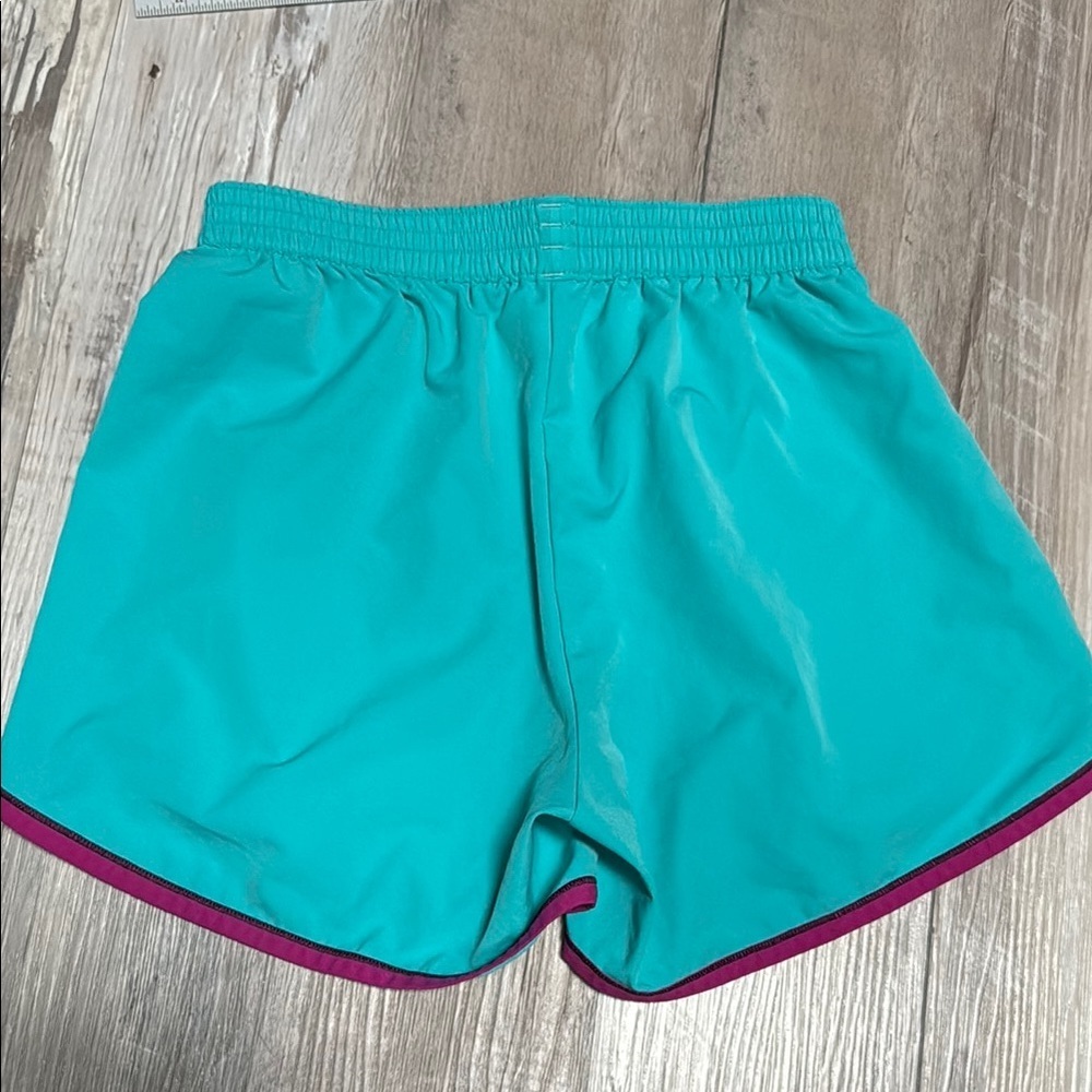 Under Armour Women’s High Rise Teal Athletic Shorts Size SM - Picture 6 of 6